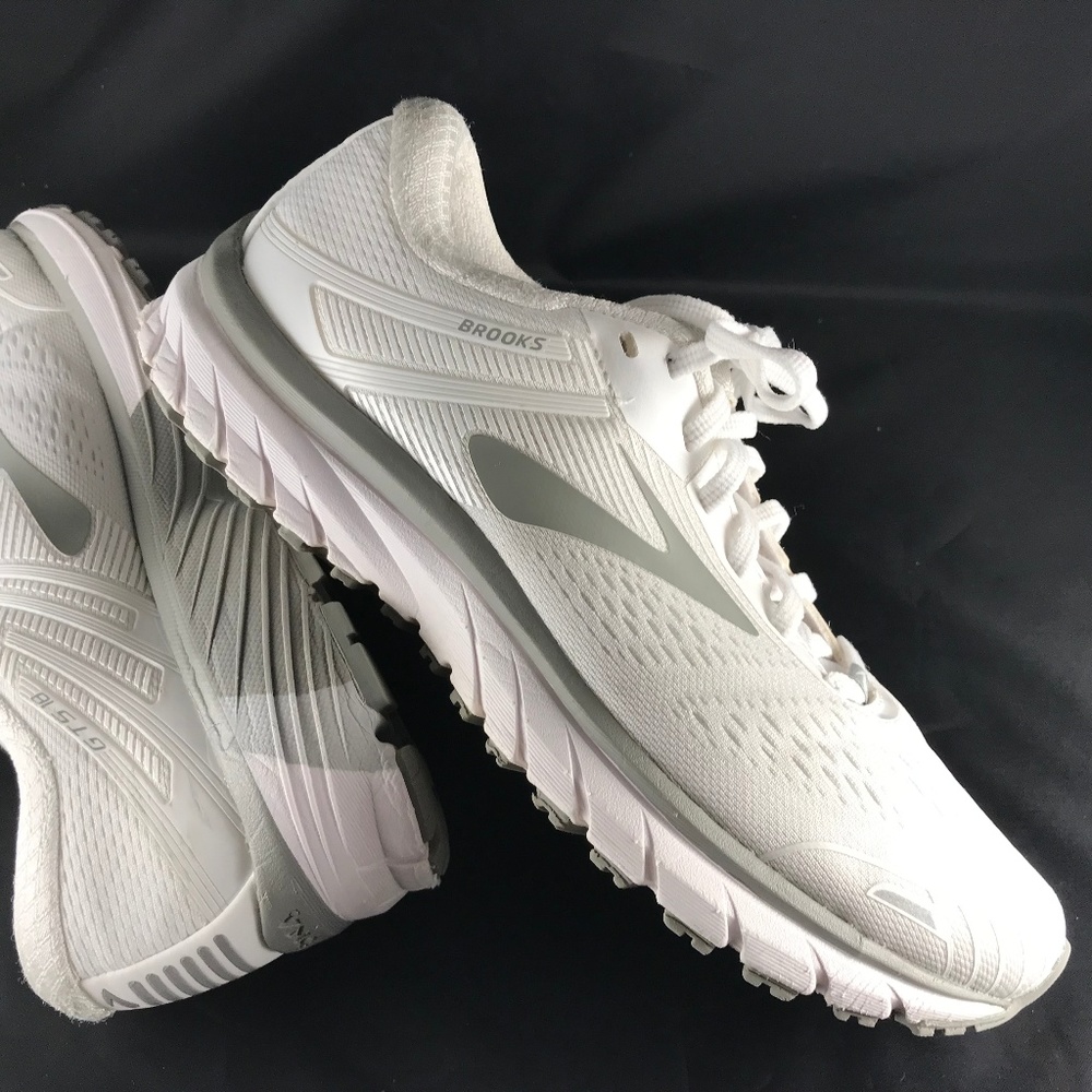 Xlnt BROOKS RUNNING Adrenaline GTS 18 Grey White 9